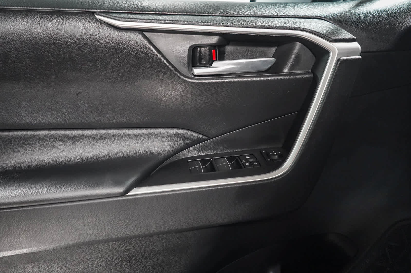 Certified 2023 Toyota RAV4 XLE Premium FWD image 21