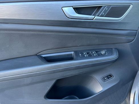 Used 2025 Volkswagen Atlas Cross Sport SE image 18