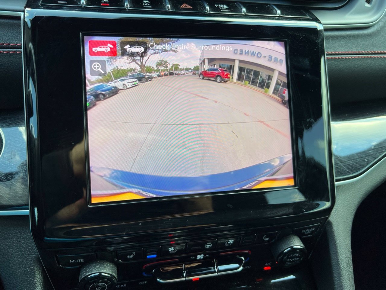 Used 2022 Jeep Grand Cherokee Trailhawk AWD/4WD image 19