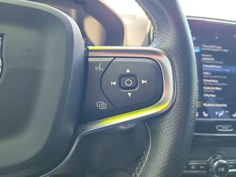 Used 2019 Volvo XC40 T5 R-Design AWD/4WD image 22