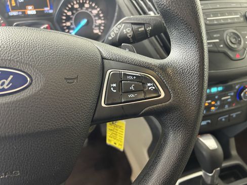 Used 2017 Ford Escape SE w/ SE Cold Weather Package AWD/4WD image 13