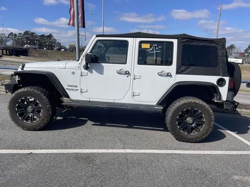 Used 2015 Jeep Wrangler Unlimited Sport w/ Connectivity Group image 6