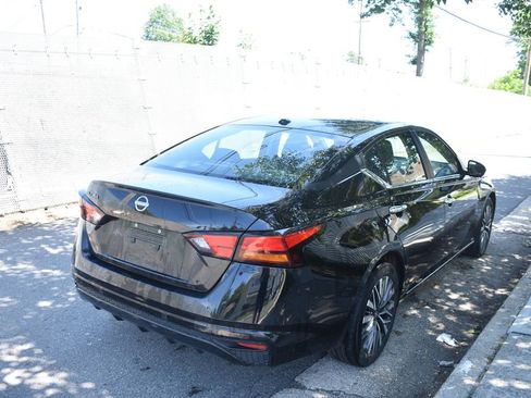 Used 2025 Nissan Altima 2.5 SV FWD image 5