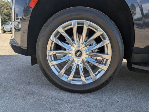 Used 2024 Cadillac Escalade Premium Luxury image 10