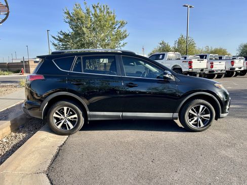 Used 2018 Toyota RAV4 XLE image 2