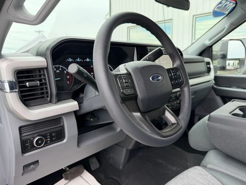 Used 2025 Ford F350 XLT AWD/4WD image 17