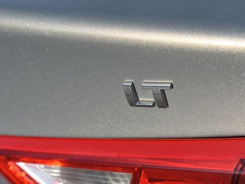 Certified 2018 Chevrolet Malibu LT image 13