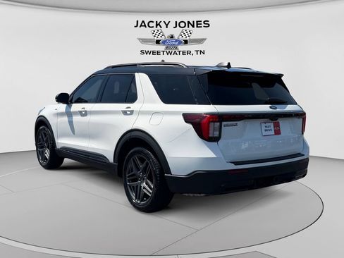 Used 2025 Ford Explorer ST-Line w/ Premium Package RWD image 3