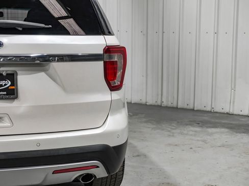 Used 2017 Ford Explorer XLT w/ Equipment Group 202A image 50