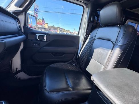 Used 2021 Jeep Wrangler Unlimited Sahara AWD/4WD image 14