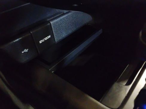 Used 2024 Toyota Camry SE image 34