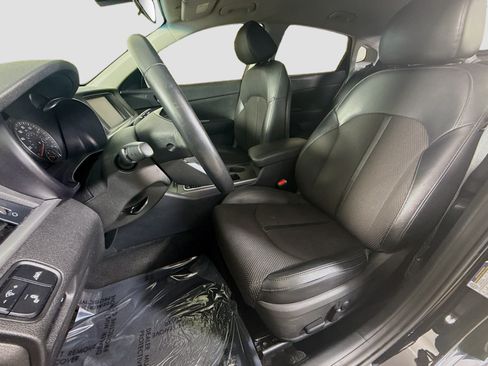Used 2020 Kia Optima S FWD image 22