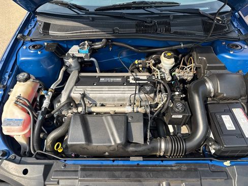 Used 2004 Chevrolet Cavalier Coupe w/ Preferred Equipment Group FWD image 22