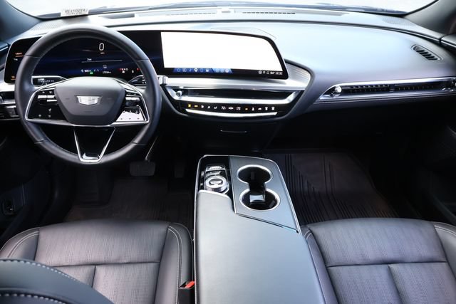 Used 2024 Cadillac Lyriq Luxury AWD/4WD image 17