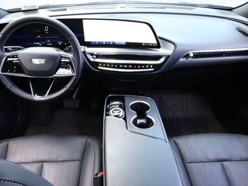 Used 2024 Cadillac Lyriq Luxury AWD/4WD image 17