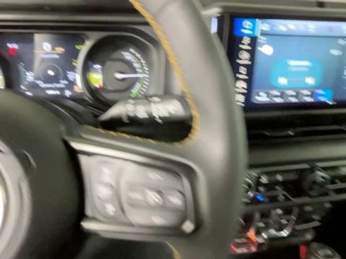 Used 2024 Jeep Wrangler Unlimited AWD/4WD image 31