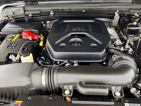 Used 2025 Jeep Wrangler Unlimited Sahara image 27