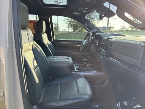 Used 2022 Chevrolet Silverado 1500 ZR2 w/ Technology Package AWD/4WD image 23