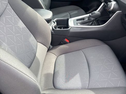 Used 2025 Toyota RAV4 XLE FWD image 27