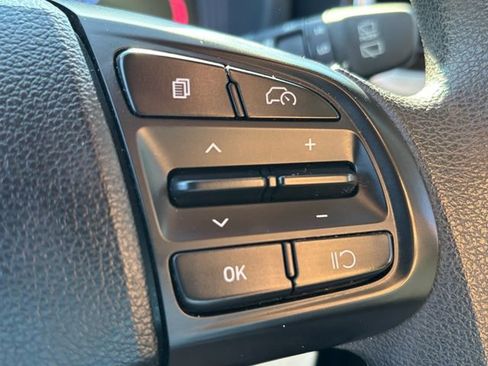 Used 2023 Hyundai Venue SE image 29