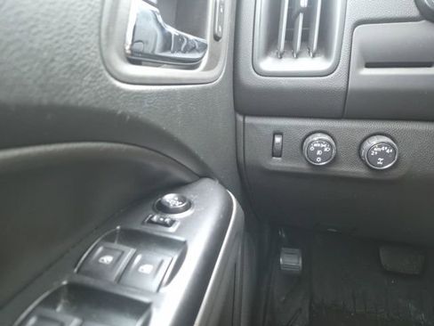 Used 2022 Chevrolet Colorado LT w/ LT Convenience Package image 15