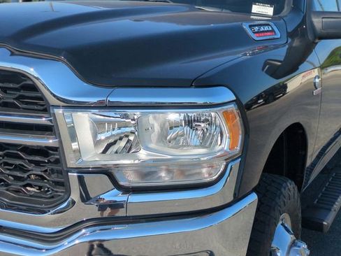 Used 2024 RAM 3500 Tradesman w/ Chrome Appearance Group AWD/4WD image 9