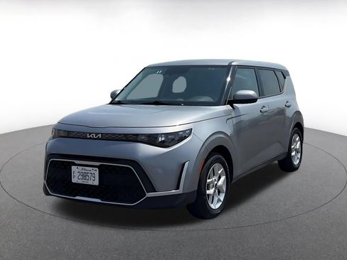 Used 2025 Kia Soul LX w/ LX Technology Package FWD image 7