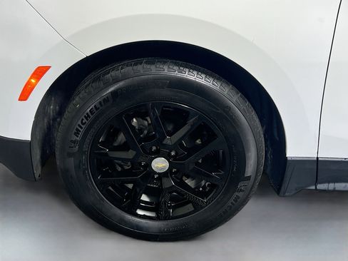 Used 2024 Chevrolet Equinox LS w/ LS Convenience Package image 13