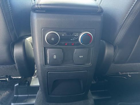 Used 2023 Ford Explorer Limited image 9