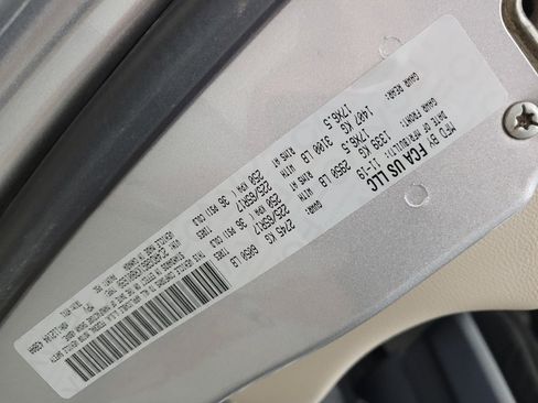 Used 2019 Dodge Grand Caravan SE FWD image 33