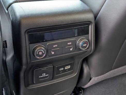 Used 2023 GMC Acadia Denali w/ Denali Technology Package FWD image 16