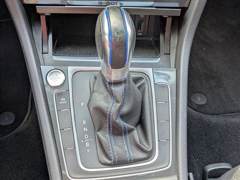 Used 2019 Volkswagen e-Golf SE w/ Driver Assistance Package image 17