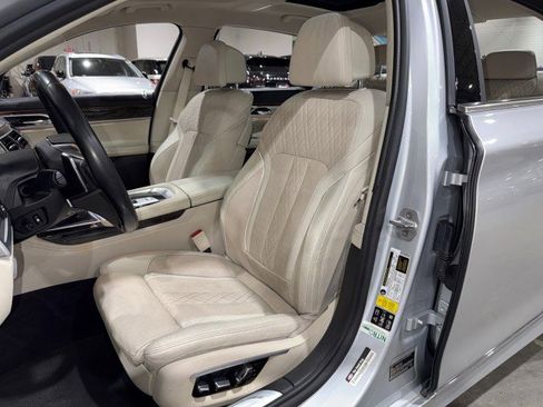 Used 2016 BMW 750i xDrive image 10