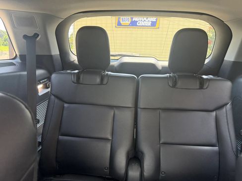 Used 2021 Ford Explorer Limited w/ Equipment Group 301A AWD/4WD image 17