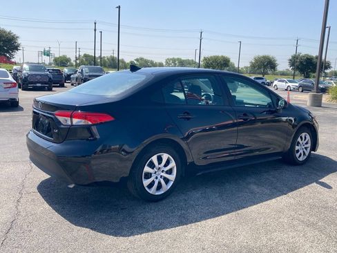 Used 2025 Toyota Corolla LE FWD image 5
