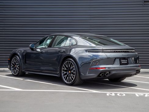 New 2026 Porsche Panamera RWD image 3
