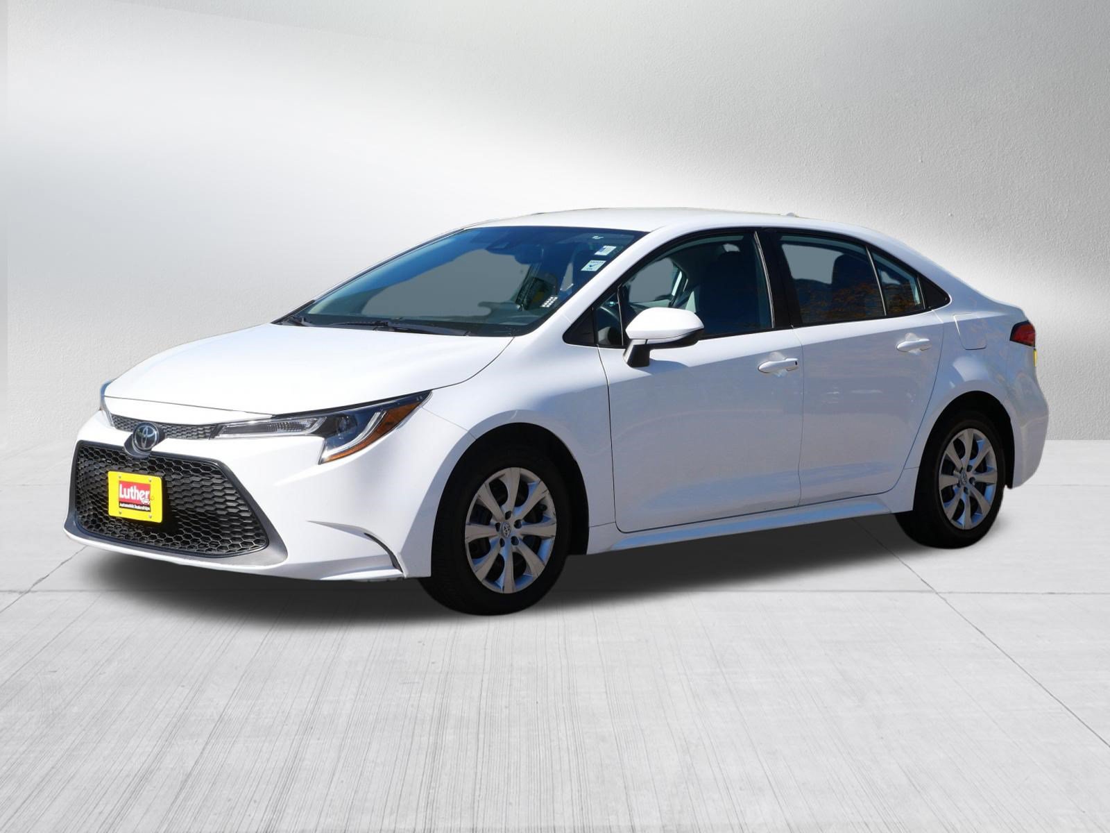 Used 2021 Toyota Corolla LE FWD image 3