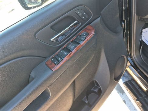 Used 2011 Chevrolet Silverado 2500 LTZ w/ LTZ Plus Package image 11