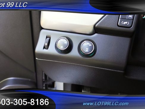 Used 2018 Chevrolet Suburban LT AWD/4WD image 22