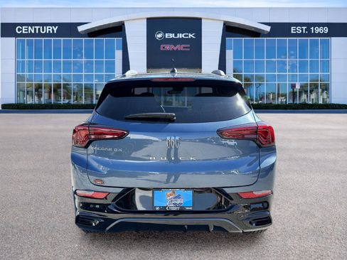 Used 2025 Buick Encore GX Sport Touring image 5