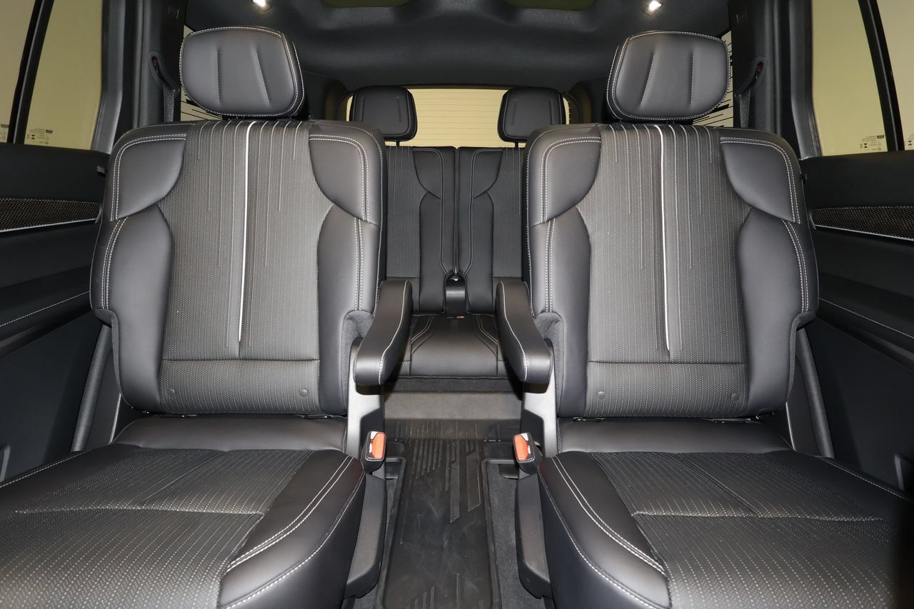 Certified 2026 Cadillac Vistiq Sport w/ LPO, Floor Liner Package AWD/4WD image 30