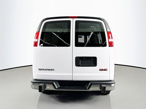 Used 2024 GMC Savana 2500 w/ Driver Convenience Package image 6