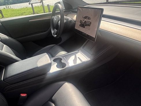 Used 2023 Tesla Model Y Long Range AWD/4WD image 16