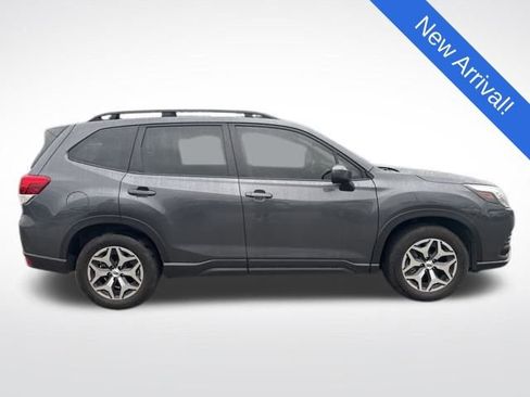 Used 2024 Subaru Forester Premium image 8