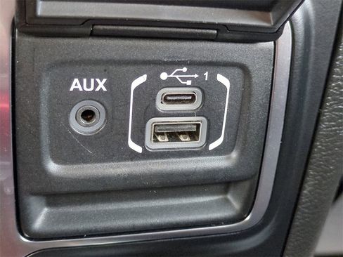 Used 2022 Jeep Gladiator Rubicon w/ Cold Weather Group image 22