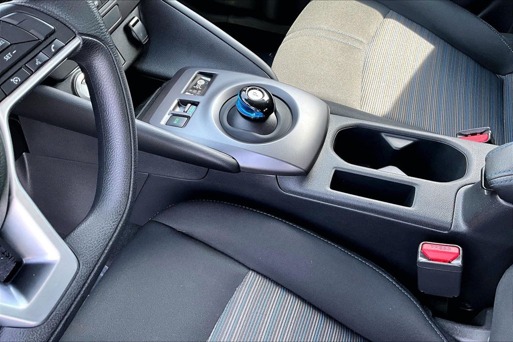 Used 2025 Nissan Leaf S FWD image 19