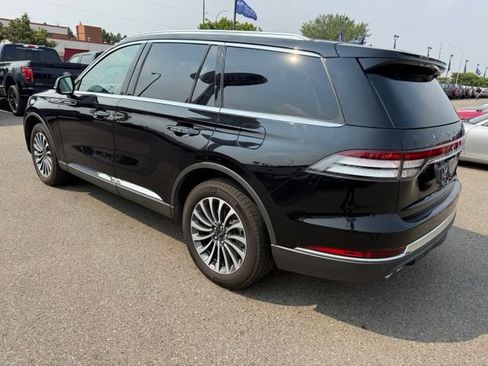 Used 2024 Lincoln Aviator AWD w/ Premium Package image 8