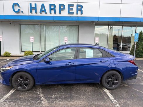 Used 2022 Hyundai Elantra SEL w/ Convenience Package image 6