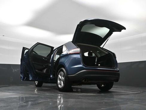 Used 2018 Ford Edge SE image 32