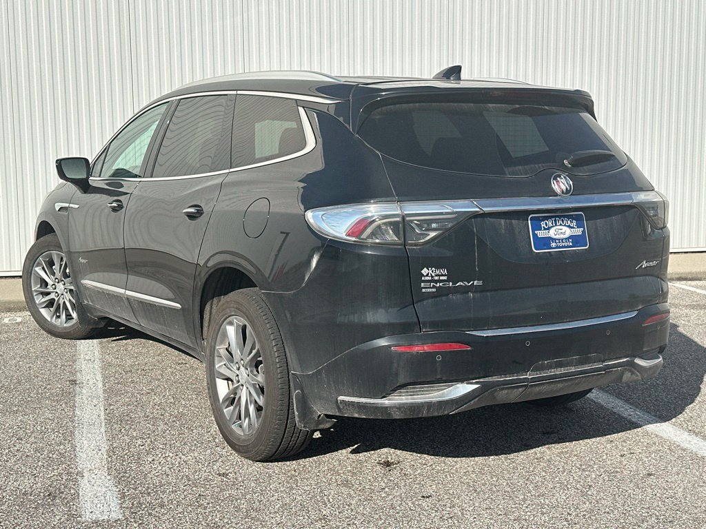 Used 2022 Buick Enclave Avenir w/ Avenir Technology Package AWD/4WD image 5